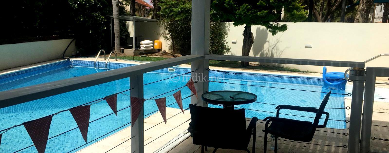 Luxurious 8 rooms villa for rent in Herzliya Pituach