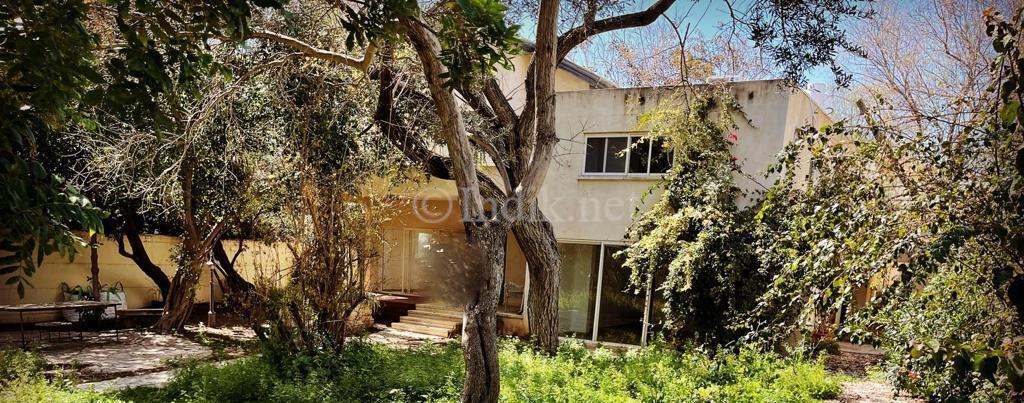 להשכרה ווילה נגיעה מהים!